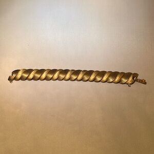 Vintage Trifari gold-tone Bracelet/cuff- 7.5” length